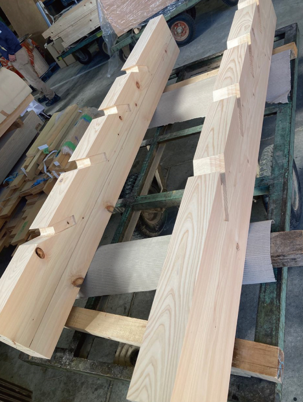 無垢階段セット 施工の様子